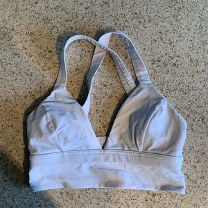 White lululemon sports bra